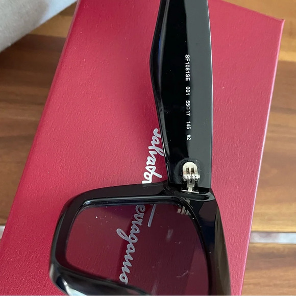 Salvatore Ferragamo 55mm Gradient Rectangular Sunglasses-excellent condition - Picture 10 of 11